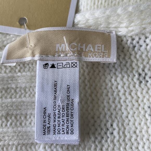 Michael Kors knitted dome scarf. White with silver studs. NWT
C - Picture 3 of 6